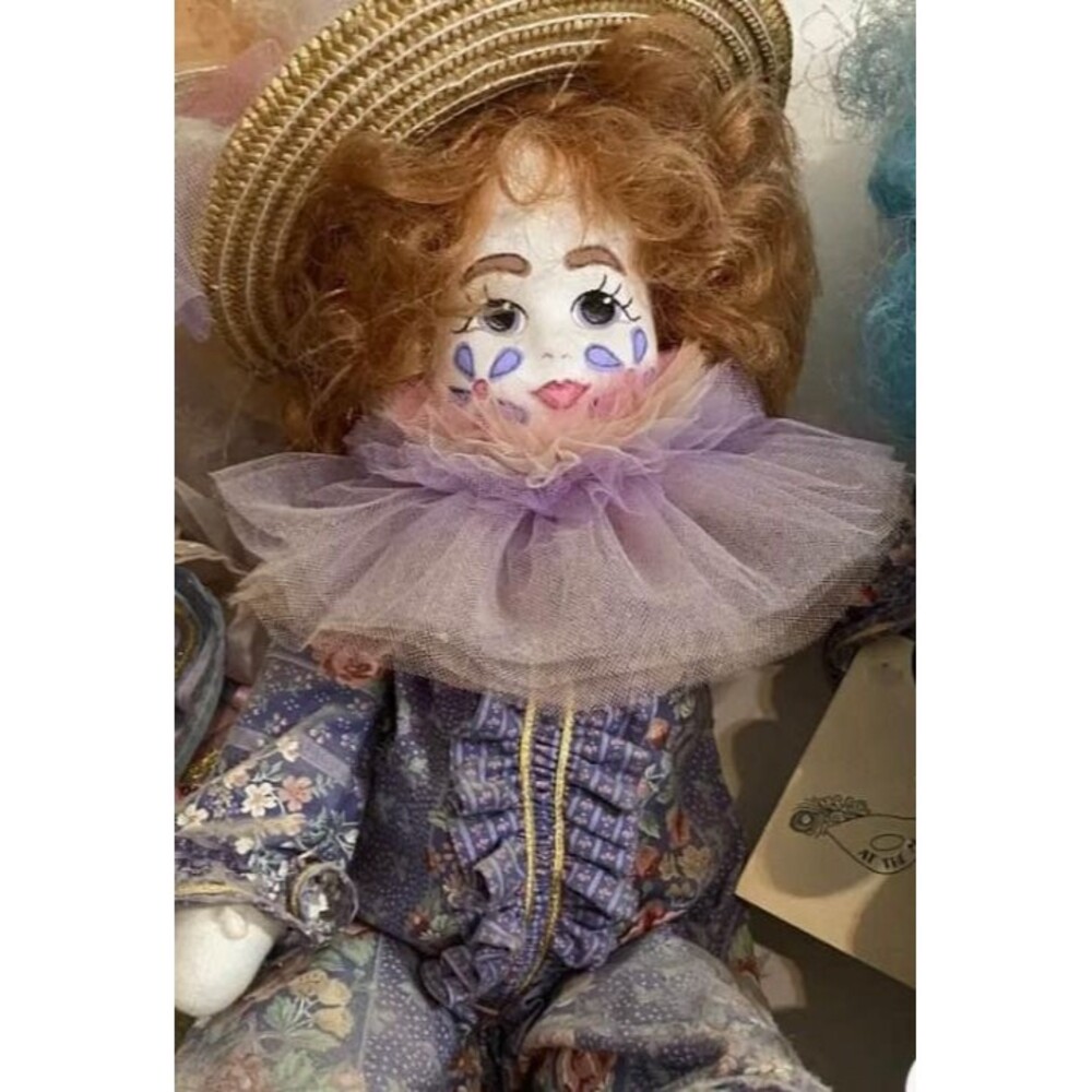Robin Woods dolls clown Vintage “Chloe ” Smoke free pet friendly home.